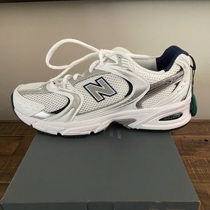 SOLD!! BRAND NEW NEVER WORN NEW BALANCE 5030